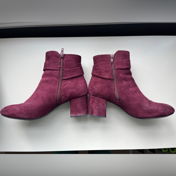 Kelly and Katie chunky heel booties, maroon suede, size 10 - Picture 3 of 6